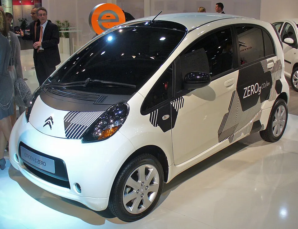 C-Zero (2010-2016) (Bosch_8_ESP, L'OEM n'est pas répertorié, Pas de code défauts, Pas de problème de freinage)