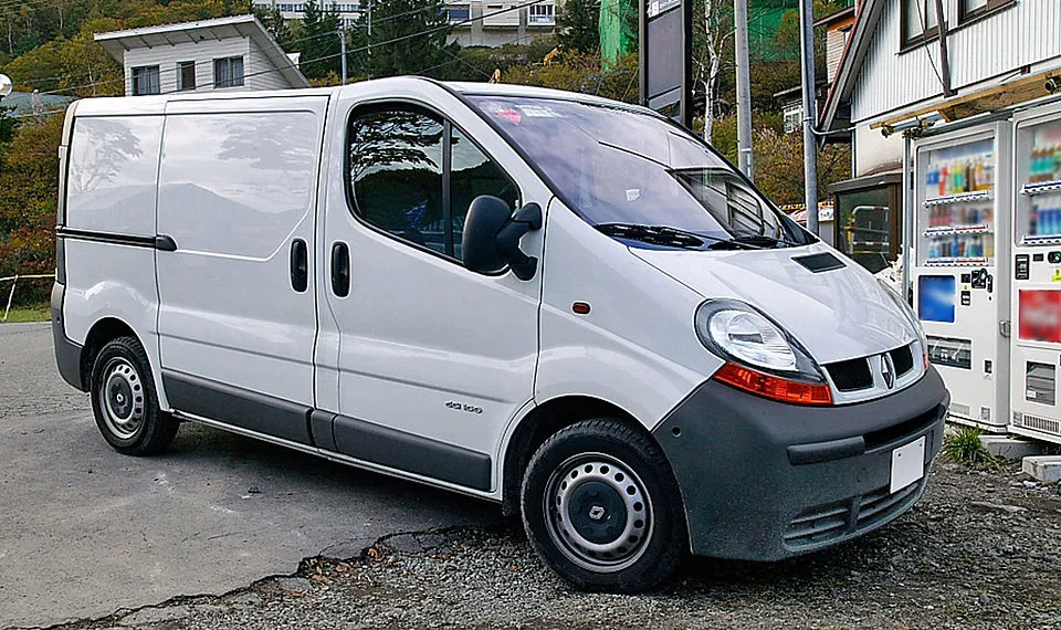 Trafic II F83 (2001-2014) (Bosch_8_ABS, L'OEM n'est pas répertorié, Pas de code défauts, Pas de problème de freinage)