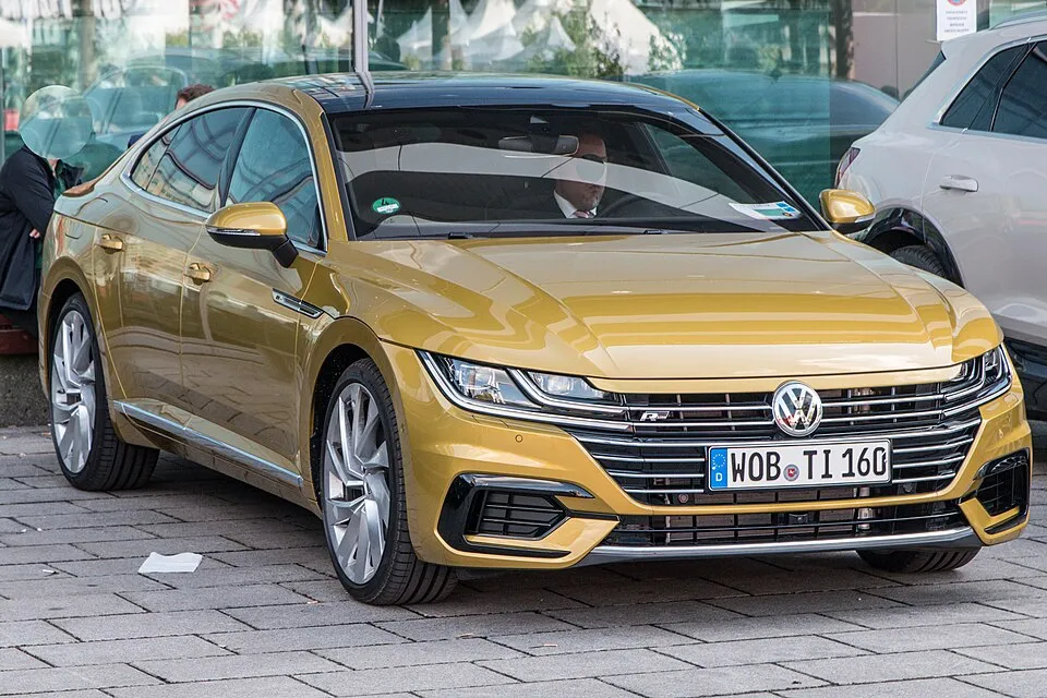 Arteon (2017-0) (ATE_MK100_ESP_(46-pins), L'OEM n'est pas répertorié, Pas de code défauts, Pas de problème de freinage)