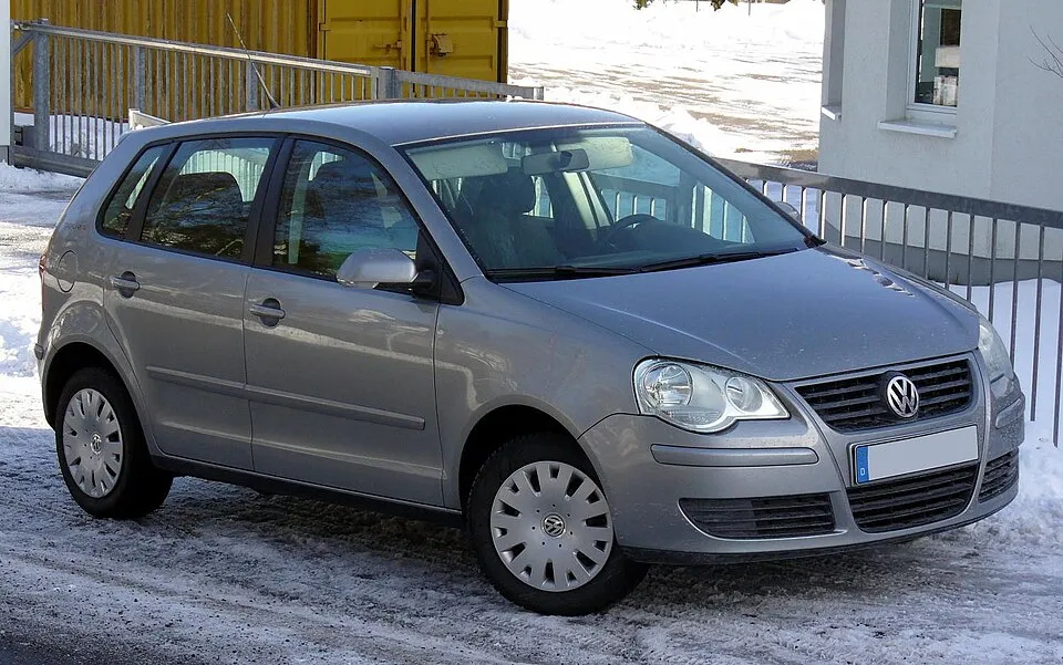 Polo	9N (2001-2009) (Bosch_8_ABS, L'OEM n'est pas répertorié, Pas de code défauts, Pas de problème de freinage)