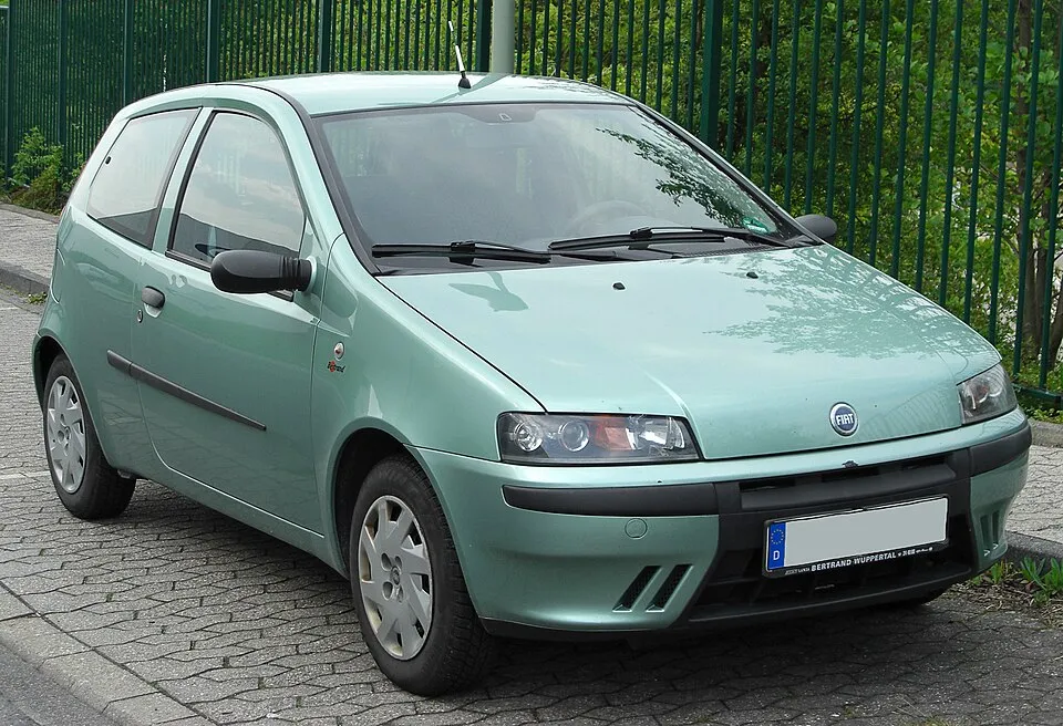 Punto 188 (1999-2012) (Bosch_8_ABS, L'OEM n'est pas répertorié, Pas de code défauts, Pas de problème de freinage)