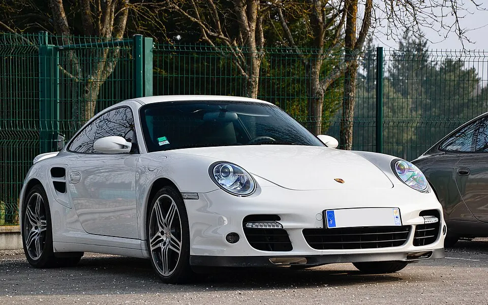 911 997 (2004-2011) (Bosch_8_ESP, L'OEM n'est pas répertorié, Pas de code défauts, Pas de problème de freinage)