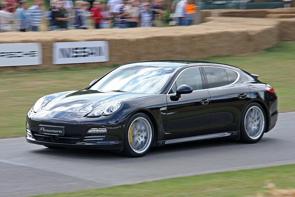 Panamera 970  (2009-2016) (Bosch_8_ESP, L'OEM n'est pas répertorié, Pas de code défauts, Pas de problème de freinage)
