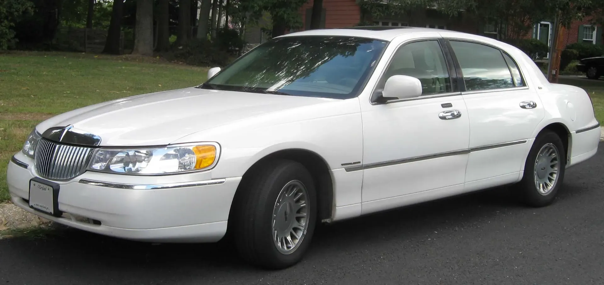 Lincoln Town Car III	(1998-2011)