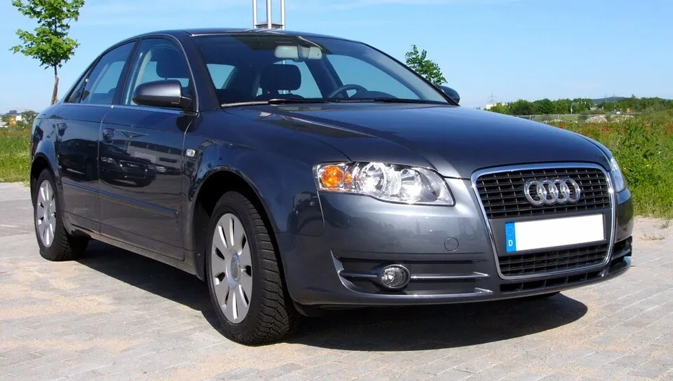 A4 8EC/D, B7 (2004-2008) (Bosch_8_ESP, L'OEM n'est pas répertorié, Pas de code défauts, Pas de problème de freinage)