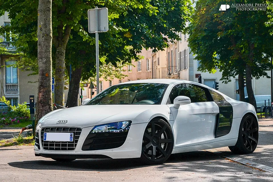 R8 (2007-2015) (Bosch_8_ESP, L'OEM n'est pas répertorié, Pas de code défauts, Pas de problème de freinage)