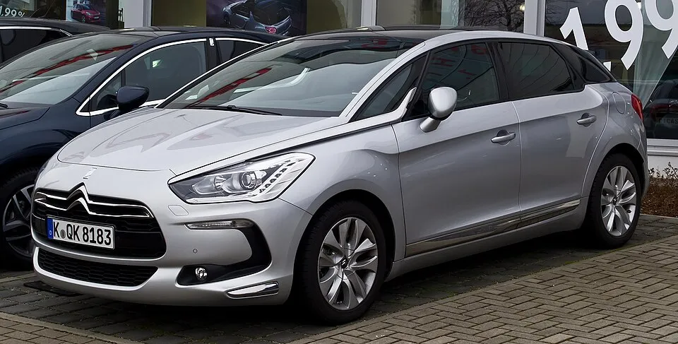 DS5	(2011-2018) (Bosch_8_ESP, L'OEM n'est pas répertorié, Pas de code défauts, Pas de problème de freinage)