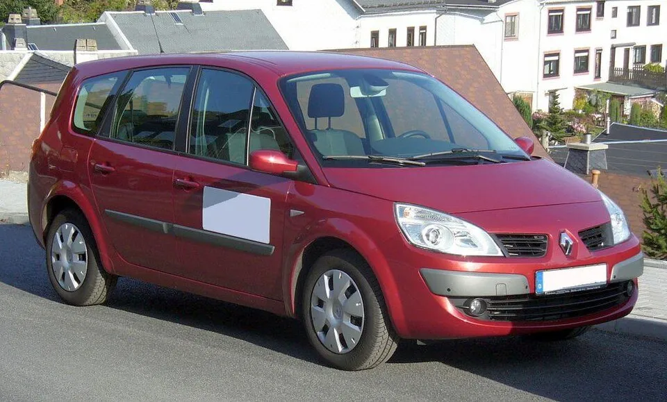 Grand Scénic II (2004-2009) (Bosch_8_ABS, L'OEM n'est pas répertorié, Pas de code défauts, Pas de problème de freinage)